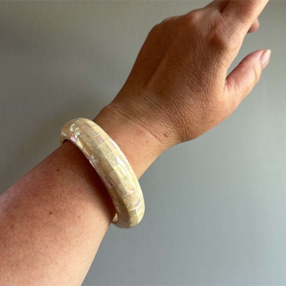 Lucious White Shell Mosaic Bracelet - Picture 3 of 7